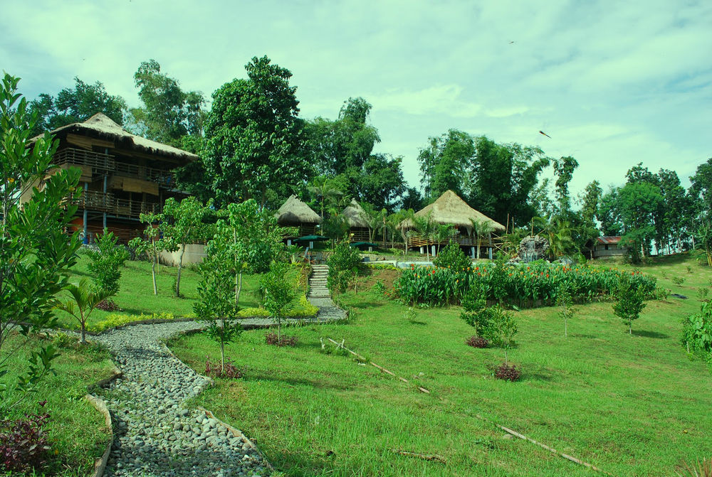 Damires Hills Farm And Spa Resort Pototan Exterior photo